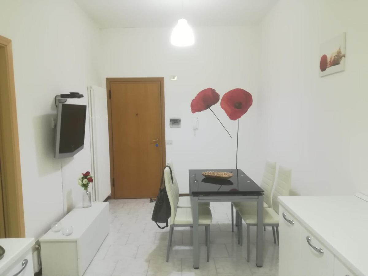 Bilocale Marina Romea Apartment ภายนอก รูปภาพ