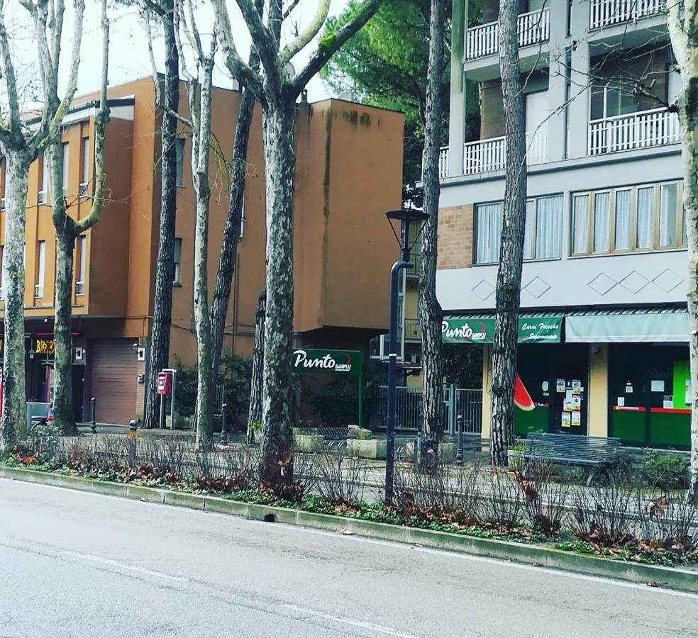 Bilocale Marina Romea Apartment ภายนอก รูปภาพ